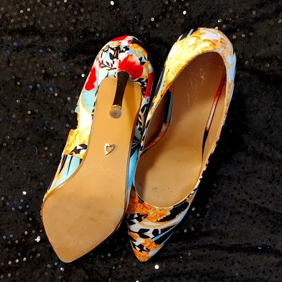 THALIA SODI ELINA PUMPS with COLORFUL FABRIC and 4" GOLD SPIKED HEEL. SZ 8.5 med - Picture 5 of 9